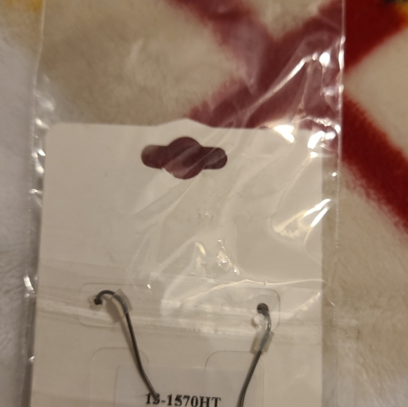 Viola sparkle black earrings - Picture 2 of 2